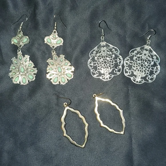 3/$10 Earings bundle - Picture 2 of 2